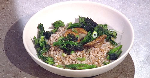 Spelt risotto with purple sprouting broccoli and mushrooms
