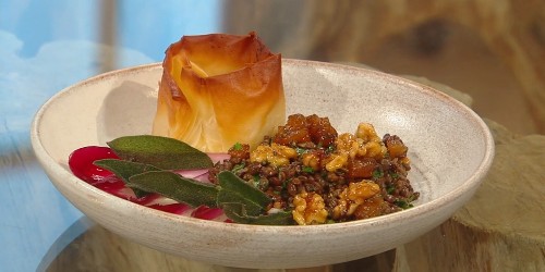 Crispy goats’ cheese with caramelised apples and walnuts