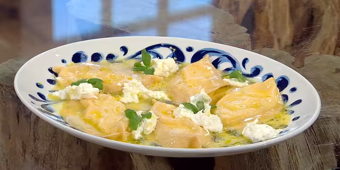 Lemon and burrata limoncini