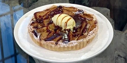 Apple-and-pecan-tart.jpg