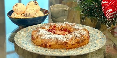 Apple-tart-with-rum-and-raisin-ice-cream.jpg