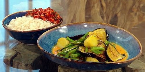 Aubergine-new-potato-and-summer-bean-white-curry-with-katta-sambol.jpg