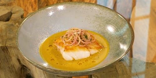 Baked-cod-with-curry-sauce-and-crispy-shallots.jpg