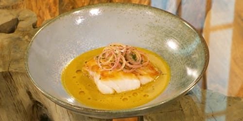 Baked-cod-with-curry-sauce-and-crispy-shallots.jpg