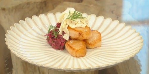 Beetroot-tartare-with-scallops-and-cauliflower.jpg
