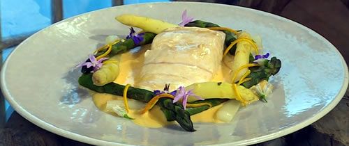 Braised-halibut-with-maltaise-sauce-and-asparagus.jpg