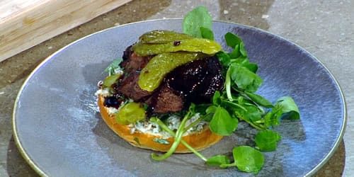 Braised-ox-cheek-burger-with-mushroom-mayonnaise.jpg
