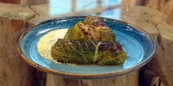 Braised-stuffed-cabbage-with-mustard-sauce.jpg