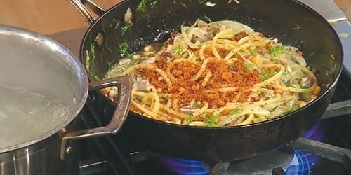 Buccatini-with-sardines-and-anchovies.jpg