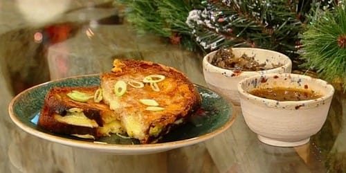 Cheese-toastie-with-turkey-gravy-and-mushroom-sauce.jpg
