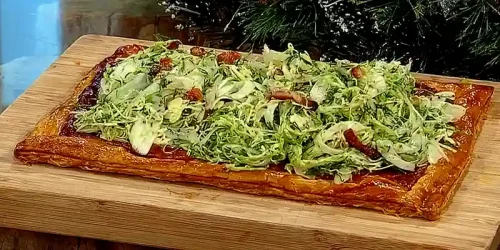 Comte-tart-with-pancetta-sprout-and-fennel-salad.webp