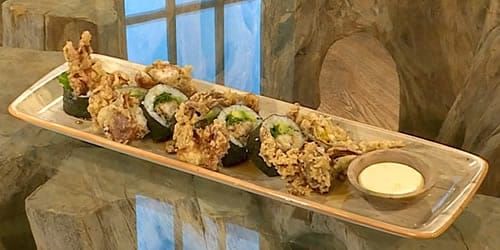 Crab-ginger-and-rocket-sushi-rolls.jpg