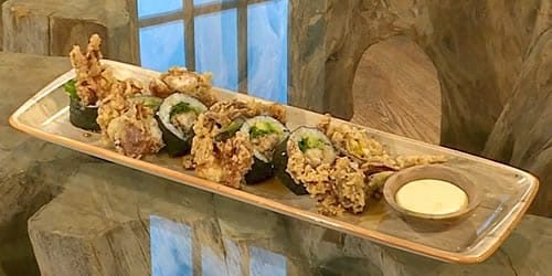 Crab-ginger-and-rocket-sushi-rolls.jpg