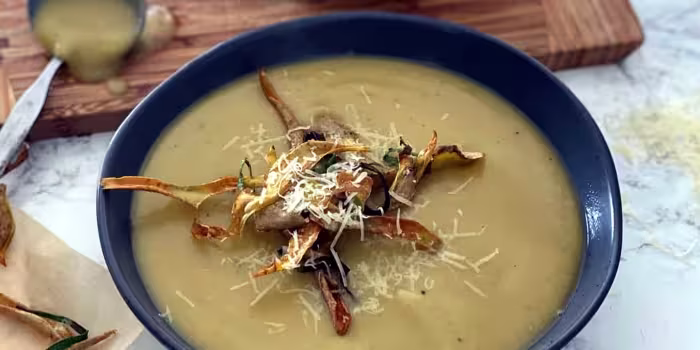 Creamy-leek-and-potato-soup-with-potato-peel-crisps.avif