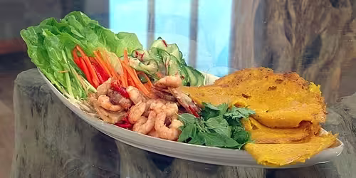 Crispy-pancakes-with-prawns-and-pork-belly.avif