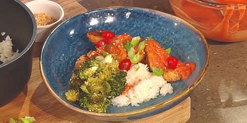 Crispy-‘bang-bang-salmon-bites-with-sesame-roasted-broccoli.jpg