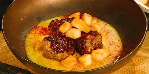 Cuttlefish-meatballs-with-paprika-butter-sauce.jpg