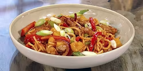 Drunken-style-noodles.avif