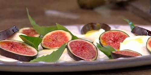 Fig-caprese-with-frozen-grated-pickles.jpg