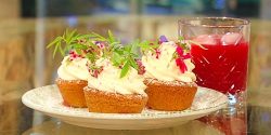 Garden-cupcakes-with-chilled-raspberry-punch.jpg