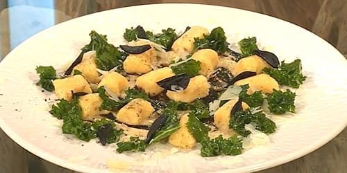 Gnocchi-with-onion-purée-kale-and-black-garlic-paste.jpg