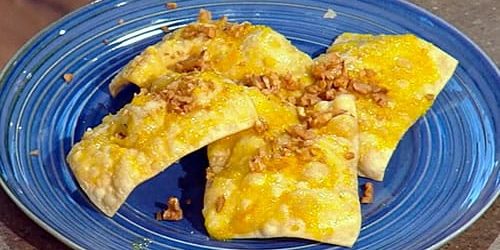 Greek-pastries-with-honey-walnuts-and-orange.jpg