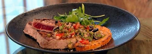 Grilled-tuna-with-salsa-salad.jpg