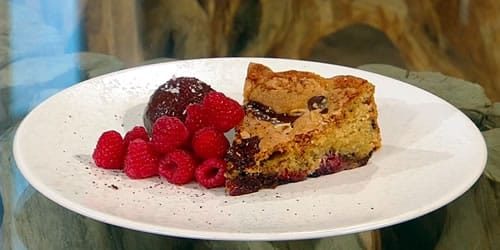 Hazelnut-chocolate-and-raspberry-cake-with-chocolate-cream.jpg