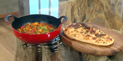 Keema-balti-with-naan.avif