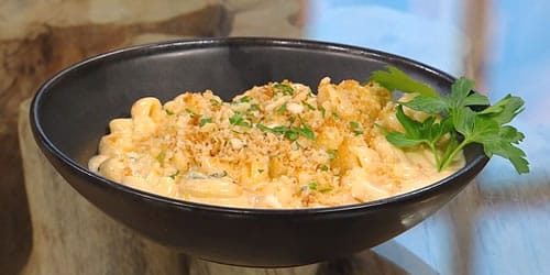 Kimchi-macaroni-and-cheese.jpg