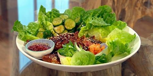 Korean-short-beef-ribs-with-banchan-and-rice.jpg