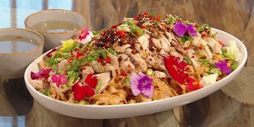 Kou-shui-ji-with-spiced-peanut-noodles.jpg