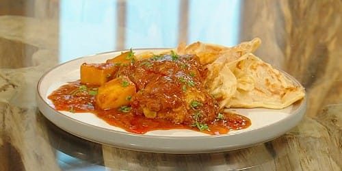 Malaysian-chicken-curry-with-flaky-flatbreads.jpg
