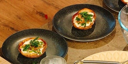 Manchego-fondue-in-deep-fried-potato-skins.jpg