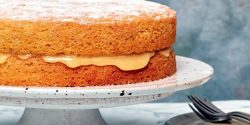 Mary-Berry-lemon-curd-cake.jpg