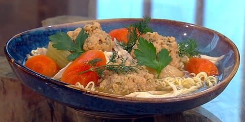 Matzo-ball-chicken-soup.jpg