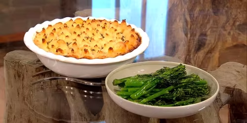 Mushroom-cottage-pie-with-taleggio-pommes-duchesse.avif