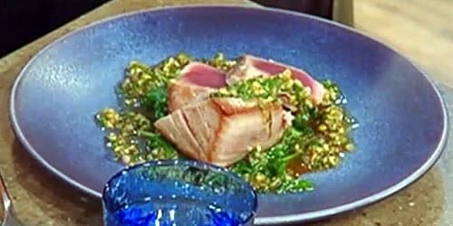 Peppercorn-crusted-tuna-with-ginger-and-soy-dressing.jpg