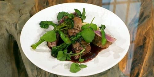 Peppered-tuna-steak-with-bordelaise-sauce.jpg