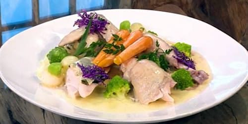 Poached-chicken-in-white-wine.jpg
