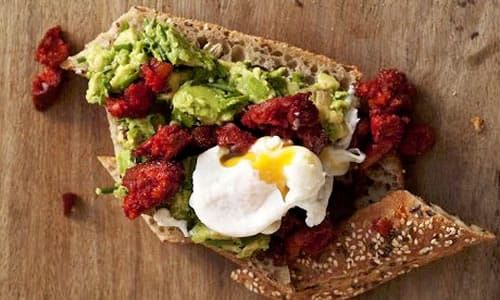Poached-eggs-with-chorizo.jpg
