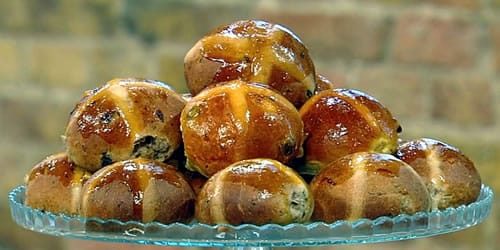 Ravneet-Gills-hot-cross-buns.jpg
