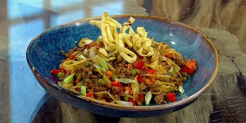 Retro-chow-mein.avif