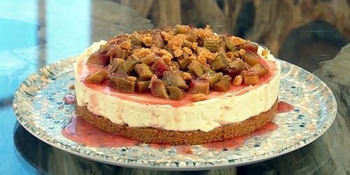Rhubarb-and-ginger-cheesecake.jpg