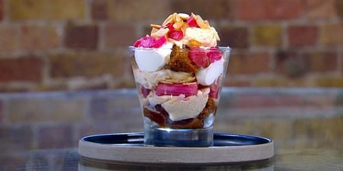 Rhubarb-and-ginger-trifle.jpg