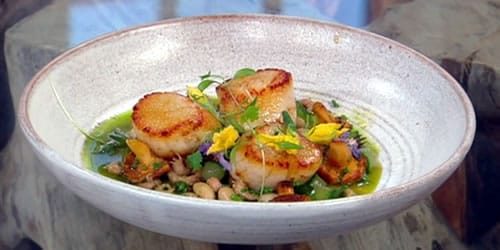 Roast-scallops-with-girolles-brown-shrimps-white-beans-and-cucumber.jpg
