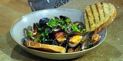 Saturday-Kitchen-Recipes-Spicy-mussels-with-chorizo-and-Irish-cider.jpg