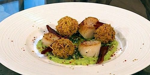 Seared-scallops-with-crab-fritters.jpg