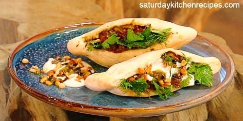 Shredded-lamb-belly-with-pittas.jpg