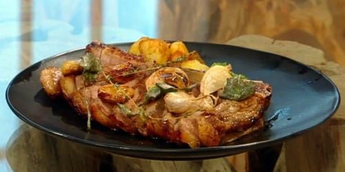 Sirloin-steak-with-cavolo-nero-dressing-and-baby-potatoes.jpg